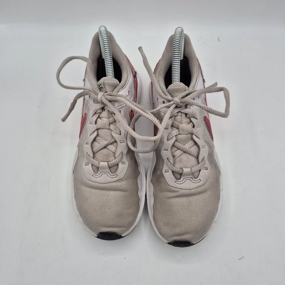 Nike Legend Essential 2 Shoes Womens Size‎ 7.5 Training Sneakers CQ9545-556